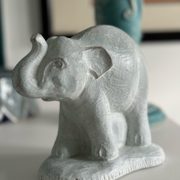 Isabel Bloom Baby Elephant from 2000 Signed by the Artist - Picture 9 of 9